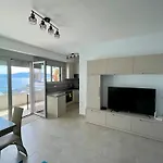 Marin Terrace ساراندا